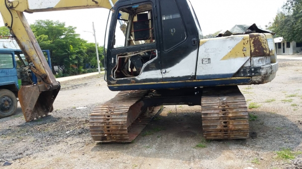 KOBELCO SK 120MACK III ไฟฟ้าตัด รถทำงานอยู๋