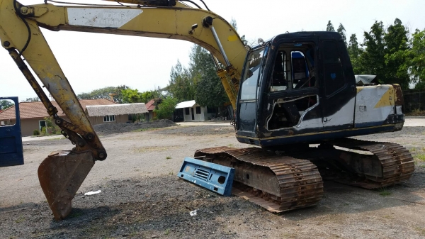 KOBELCO SK 120MACK III ไฟฟ้าตัด รถทำงานอยู๋