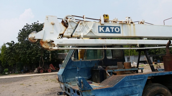 เครน6ล้อขนาด11ตัน KATO บูม2ชัก3ปลอก รถทำงานอยู่ เล่มทะเบียน เครน6ล้อขนาด11ตัน KATO บูม2ชัก3ปลอก รถทำงานอยู่ เล่มทะเบียน