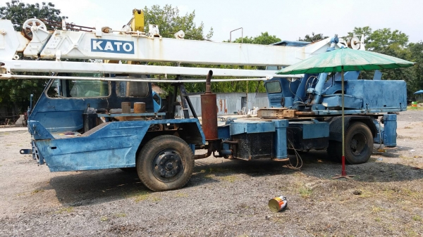 เครน6ล้อขนาด11ตัน KATO บูม2ชัก3ปลอก รถทำงานอยู่ เล่มทะเบียน เครน6ล้อขนาด11ตัน KATO บูม2ชัก3ปลอก รถทำงานอยู่ เล่มทะเบียน