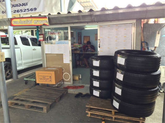 ยาง Michelin 265 60 18 ปี17 ดอกเต็ม เนื้อนิ่มๆ ใช้ยาว ราคาไม่แพง