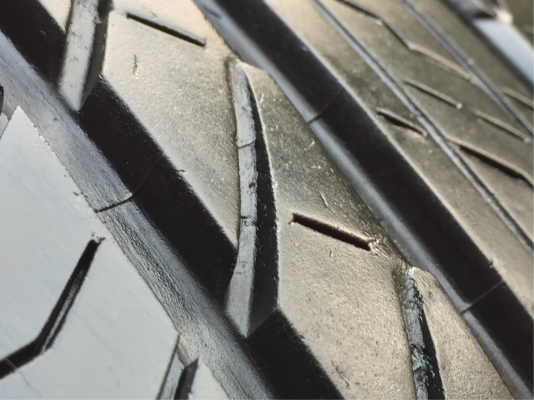 ยาง Bridgestone 265 70 16 ปี17 ดอกเต็ม เนื้อนิ่มๆ ใช้ยาว ราคาไม่แพง
