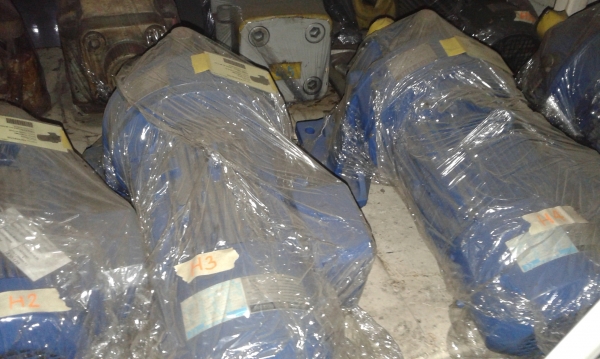 มอเตอร์เกียร์ 3 แรงขาตั้ง.หน้าแปลน ต่อใช้ไฟบ้านได้ สภาพใหม่เก่าเก็บคับ