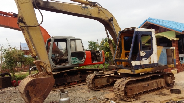 ขายรถแมคโคร KOMATSU 120-2 ลอนเลอร์7ลูก