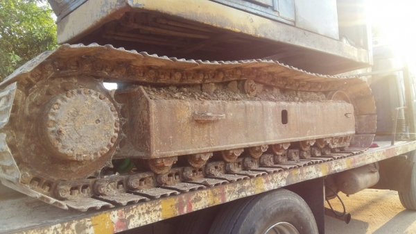 ขายรถแมคโคร KOMATSU 120-2 ลอนเลอร์7ลูก