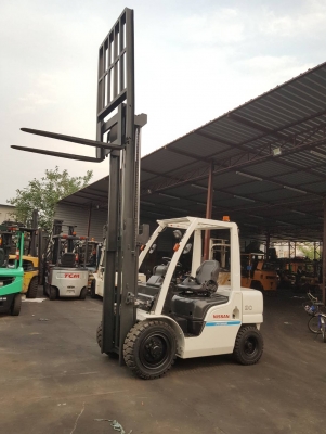 รถยกนิสสัน 3 ตัน เสาาสูง 3 เมตร เกียร์ธรรมดา เครื่องดีเซล