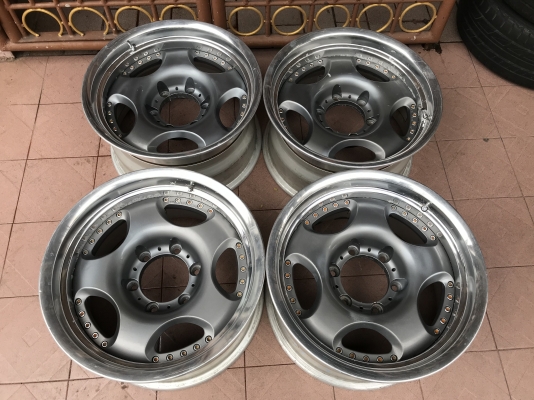 ล้อเเท้ BRADLEY ขอบ16กว้าง8ครึ่งอ๊อฟลบ8เก่านอกสภาพตามรูปเดิมๆไม่มีเก็บงานใดๆสิ้น