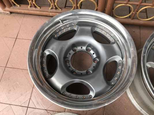 ล้อเเท้ BRADLEY ขอบ16กว้าง8ครึ่งอ๊อฟลบ8เก่านอกสภาพตามรูปเดิมๆไม่มีเก็บงานใดๆสิ้น