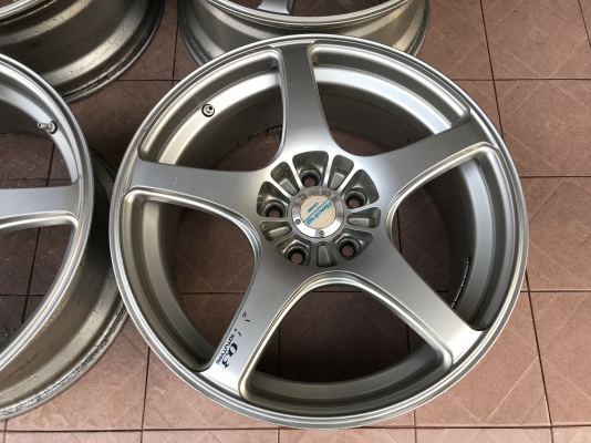 ล้อเเท้ ENKEI RP03 18กว้าง8อ๊อฟ40สีเดิมๆไม่มีซ่อมหรือเก็บงานใดๆทั้งสิ้นล้อเบาๆครับ