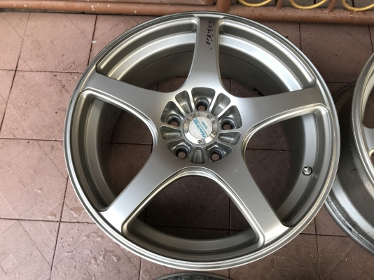 ล้อเเท้ ENKEI RP03 18กว้าง8อ๊อฟ40สีเดิมๆไม่มีซ่อมหรือเก็บงานใดๆทั้งสิ้นล้อเบาๆครับ