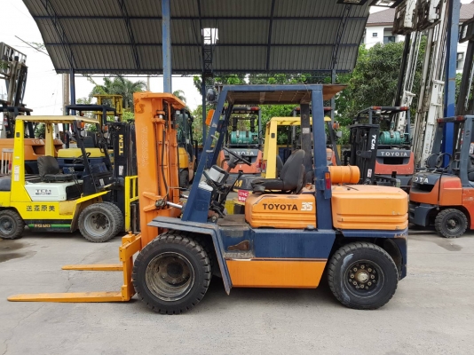 TOYOTA 5FD35 เครื่องดีเซล เกียร์ธรรมดา เสาสูง3เมตร สนใจติดต่อ083-062-0223(ปอน)