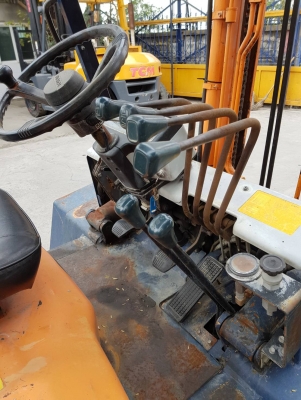 TOYOTA 5FD35 เครื่องดีเซล เกียร์ธรรมดา เสาสูง3เมตร สนใจติดต่อ083-062-0223(ปอน) TOYOTA 5FD35 เครื่องดีเซล เกียร์ธรรมดา เสาสูง3เมตร สนใจติดต่อ083-062-0223(ปอน)