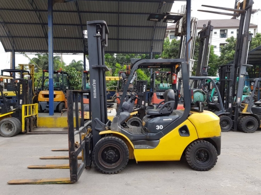 KOMATSU FG30-17 เครื่่องเบนซิล+แก๊ส เกียร์ออโต้ เสาสูง4.5เมตร สนใจติดต่อ 083-062-0223(ปอน)