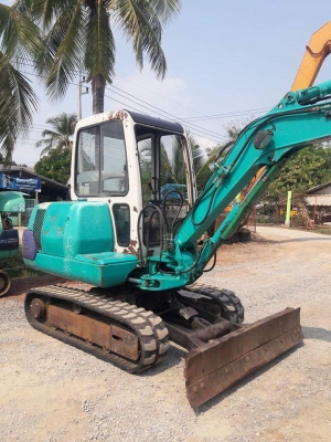 ขายจ้า..KOMATSU PC30-7  เก่านอกแท้  สภาพสวย เดิมๆๆ  ใช้งานมาน้อย  พร้อมใช้  โทร 089-3818694  ดวงนภา