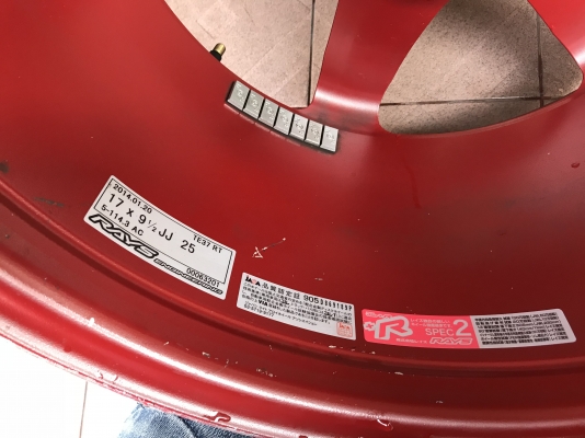 ล้อเเท้ TE37 ขอบ17กว้าง9ครึ่งอ๊อฟ25เก่ายุ่นสีเดิมๆเบียดขอบตามรูปไม่มีซ่อมหรือเก็บงานใดๆทั้งสิ้น