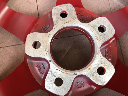 ล้อเเท้ TE37 ขอบ17กว้าง9ครึ่งอ๊อฟ25เก่ายุ่นสีเดิมๆเบียดขอบตามรูปไม่มีซ่อมหรือเก็บงานใดๆทั้งสิ้น