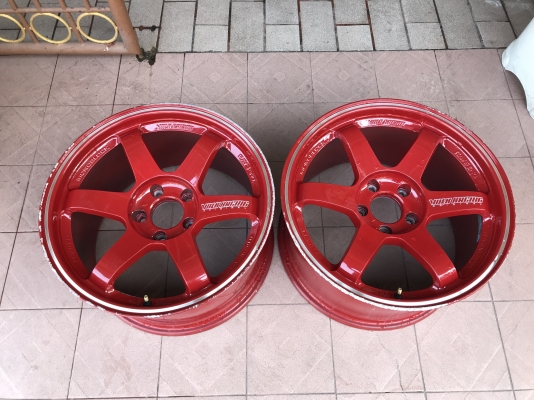 ล้อเเท้ TE37 ขอบ17กว้าง9ครึ่งอ๊อฟ25เก่ายุ่นสีเดิมๆเบียดขอบตามรูปไม่มีซ่อมหรือเก็บงานใดๆทั้งสิ้น