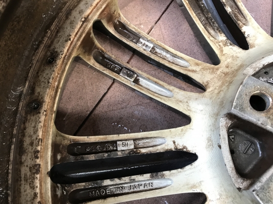 ล้อเเท้ CLUBLINEAขอบ19กวัาง8อ๊อฟ38เก่านอกสีเดิมๆตามรูปขอบมีรอยบางเล็กน้อย