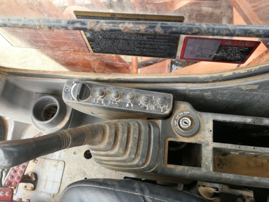 ขายรถแบคโฮ HITACHI ZX200-1 ราคาพิเศษ พร้อมทำงาน มีทะเบียน