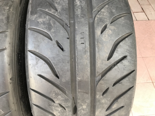 ยาง DUNLOP Z2 255 40 17 ยาง JAPAN ปี14 1คู่เก่านอกสภาพสวยดอกเเน่นๆ