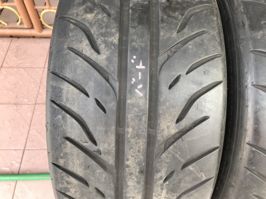 ยาง DUNLOP Z2 255 40 17 ยาง JAPAN ปี14 1คู่เก่านอกสภาพสวยดอกเเน่นๆ