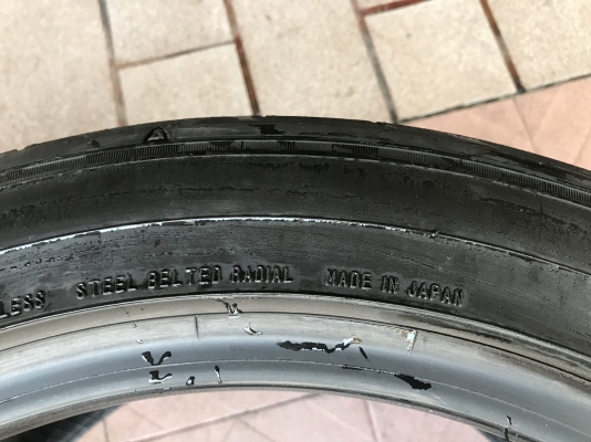 ยาง DUNLOP Z2 255 40 17 ยาง JAPAN ปี14 1คู่เก่านอกสภาพสวยดอกเเน่นๆ