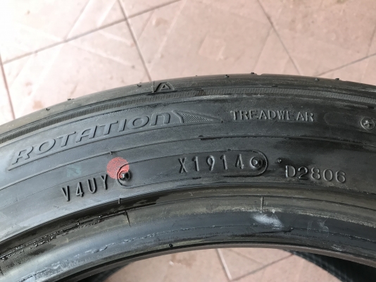 ยาง DUNLOP Z2 255 40 17 ยาง JAPAN ปี14 1คู่เก่านอกสภาพสวยดอกเเน่นๆ