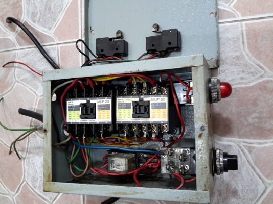 ชุดควบคุ้มการกลับทางหมุนมอเตอร์ 3 เฟส