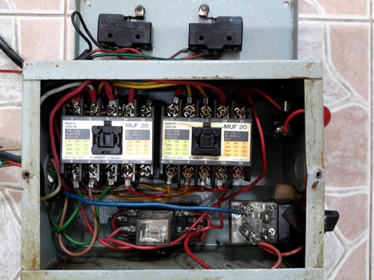 ชุดควบคุ้มการกลับทางหมุนมอเตอร์ 3 เฟส