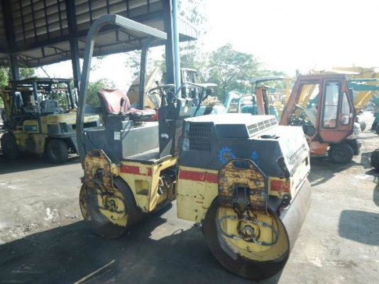 ขายถูก รถบด สั่นสะเทือน  หน้าเหล็ก/หลังเหล็ก เครื่อง F3L  ยี่ห้อ BOMAG ใช้งานได้จริง สนใจทดลองรถได้ติดต่อ 089-2619445