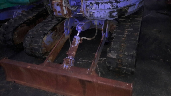 ขายรถขุดขนาดเล็ก  ยี่ห้อ KOMATSUรุ่น    PC28UU2 E สภาพเดิมๆเก่านอก/แทรคยาง ใช้งานได้จริงขายราคาถูก สนใจ089-2619445