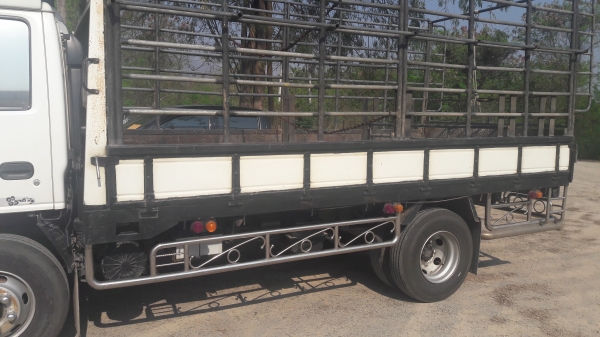 ขายกะบะคาร์โก้พร้อมคอกเหล็กสวยๆ ยาว4.3เมตร คัชชี75เซน ถอดออกจากNPR130 ไม้ตรงหน้า4&times;4 สวยไม่มีผุ