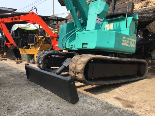 hanix s&b300 สภาพดีเก่าญี่ปุ่น มีใบอินวอยไม่เคยใช้ในไทย hanix s&b300 สภาพดีเก่าญี่ปุ่น มีใบอินวอยไม่เคยใช้ในไทย