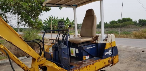 ขายด่วนรถแบคโฮKOMATSUโคมัสซูรุ่นยอดนิยมสวยๆPC15-6เครื่องโคมัสซู3D75เครื่องดีปั่มแรงรถนอกเพิ่งนำเข้ามาใหม่ยังไม่เคยใช้งานในเมืองไทยเลย