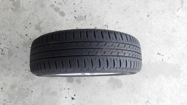 ขายล้อHONDA Jazz Hybrid ขอบ15 ยางปี16  4ล้อ