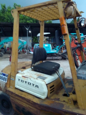 รถฟอร์คลิฟต์ TOYOTA 40-3FG20 รถเก่านอกนำเข้า ยังไม่เคยใช้งานในไทย ยก 2 ตัน เสาสูง 4.5 เมตร ยางตันหน้า-หลัง สภาพดี พร้อมใช้งาน มีเอกสารใบอินวอยซ์