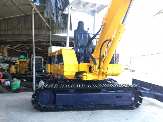 Pc30-6 KOMUTSU  เนื้อดีพิมพ์นิยม พร้อมใช่งาน เครื่องดีปั้มแรง เอวแน่ๆ ไว