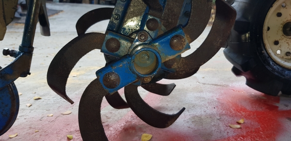 รถพรวนดิน สาดดินยกร่อง ใบตีสวยๆๆพร้อมใช้งาน รถพรวนดิน สาดดินยกร่อง ใบตีสวยๆๆพร้อมใช้งาน