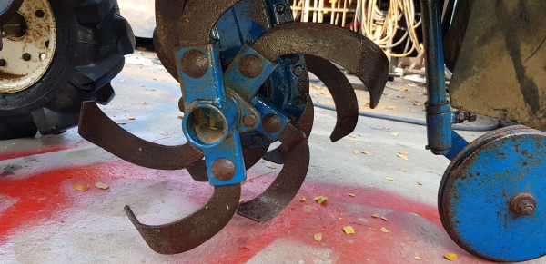 รถพรวนดิน สาดดินยกร่อง ใบตีสวยๆๆพร้อมใช้งาน รถพรวนดิน สาดดินยกร่อง ใบตีสวยๆๆพร้อมใช้งาน