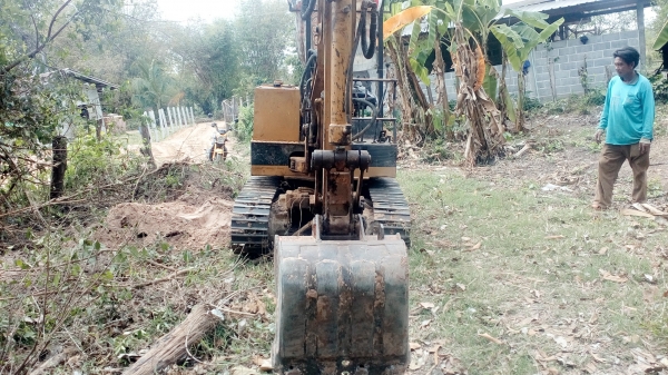 ขายแบคโฮ komatsu pc40