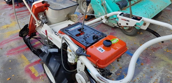 รถเกี่ยวข้าวมัดทิ้ง ด้ครับ id 0819170852