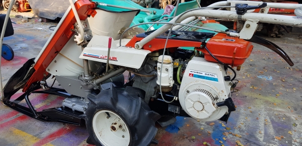 รถเกี่ยวข้าวมัดทิ้ง ด้ครับ id 0819170852