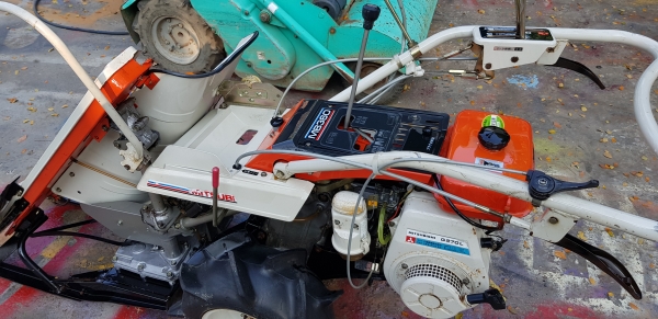 รถเกี่ยวข้าวมัดทิ้ง ด้ครับ id 0819170852