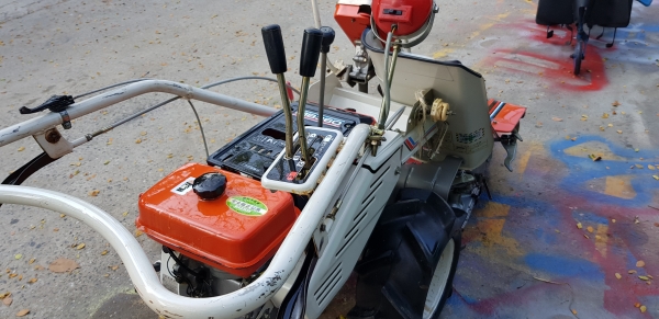 รถเกี่ยวข้าวมัดทิ้ง ด้ครับ id 0819170852