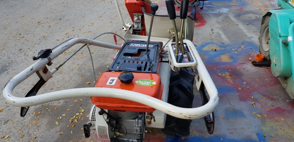 รถเกี่ยวข้าวมัดทิ้ง ด้ครับ id 0819170852