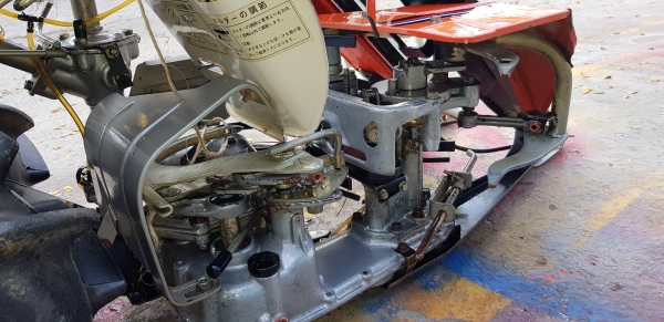 รถเกี่ยวข้าวมัดทิ้ง ด้ครับ id 0819170852