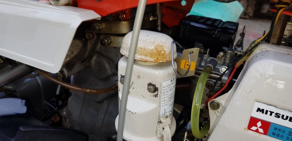 รถเกี่ยวข้าวมัดทิ้ง ด้ครับ id 0819170852