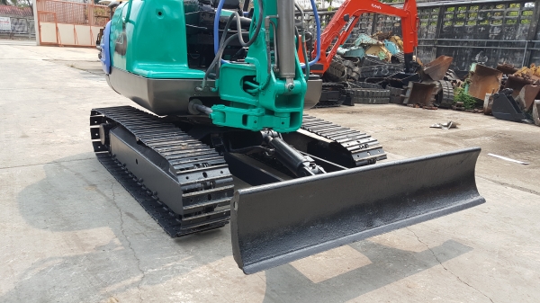 ขาย รถขุด KOBELCO รุ่น SK030 มือสองญี่ปุ่น แทรกเหล็ก สลัก บูทเอวแน่น 100\% สวยพร้อมใช้งาน มือถือ 0818753444
