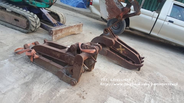 ราคาขายเหมายกเซ็ท*FROM JAPAN ตัวคีบปากหนีบไม้ สำหรับรถขุดไซค์ 40,45,50,55 /สวมบูทสลัก45 มิล / ราคาขายเหมา (2ตัว) เพียง: 55,000 บาท สนใจติดต่อ 0819337688