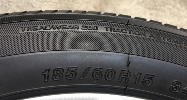 ล้อแม็ก Toyota Vios 12 ก้าน ขอบ 15 สีเทาดำ พร้อมยาง 185-60-15 Yokohama ปี 13